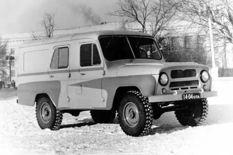 УАЗ 31512 сзади