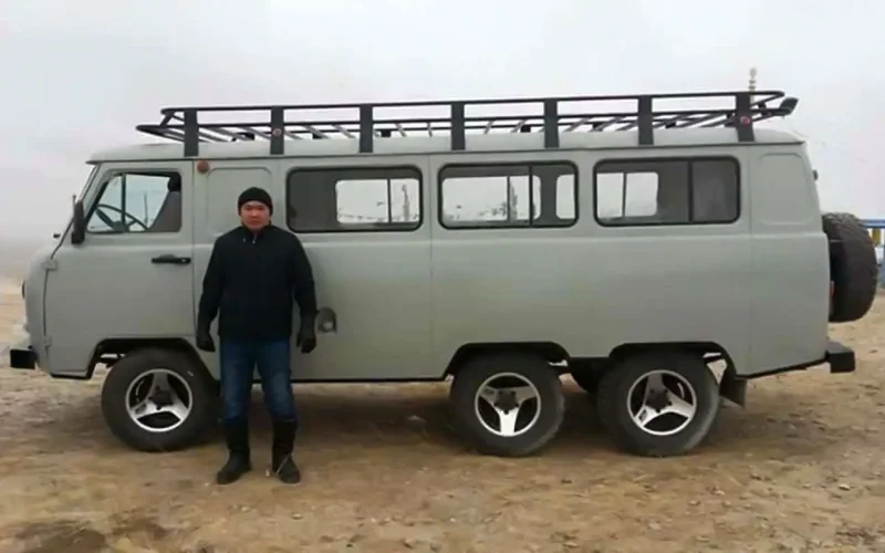 УАЗ Буханка черный металлик