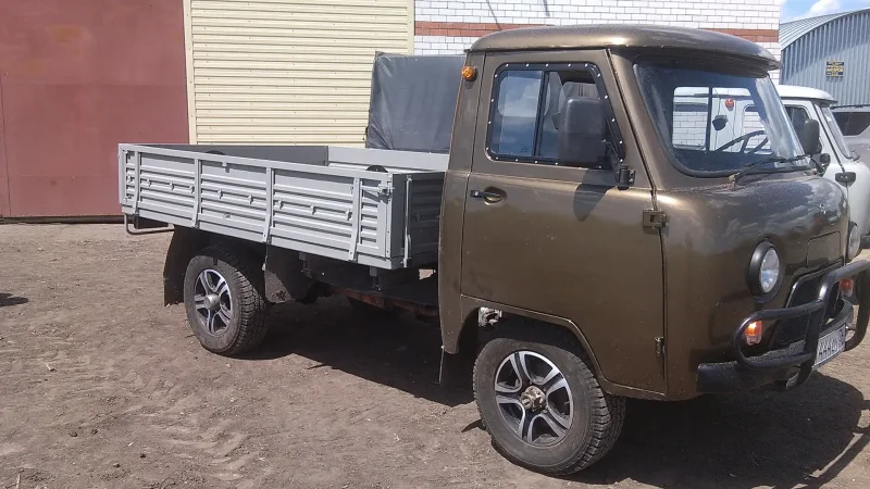 УАЗ бортовой бездорожье 3303