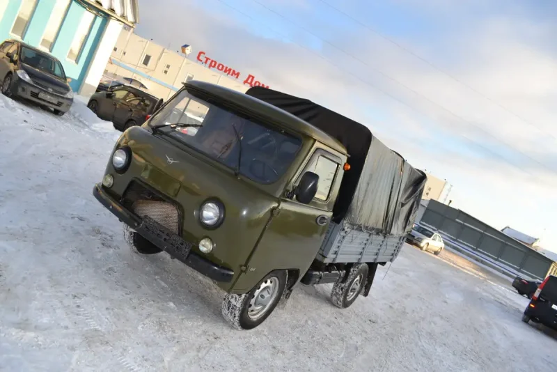 УАЗ 3303 бортовой с лебедкой