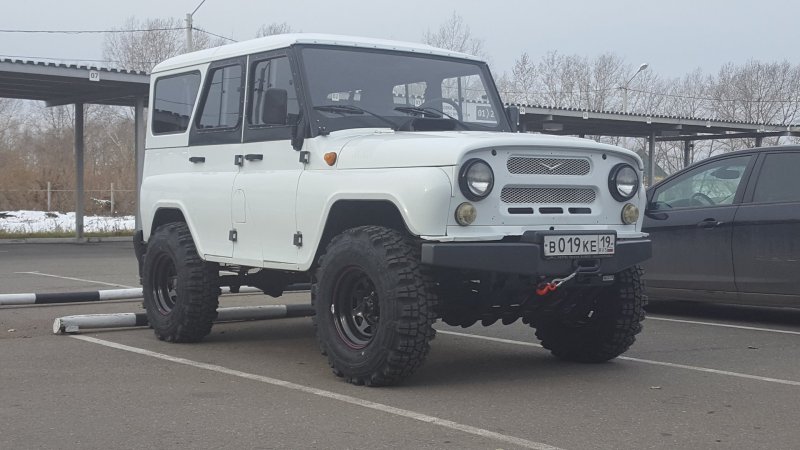 UAZ Hunter белый