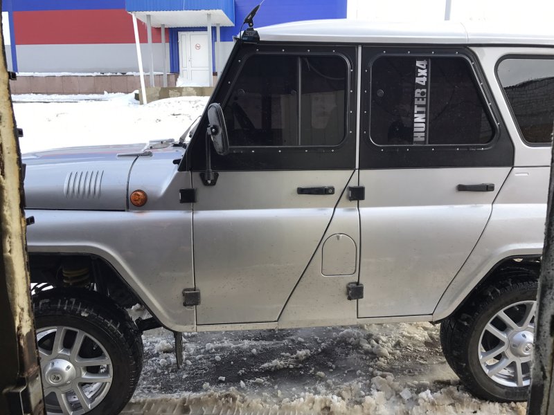 УАЗ Хантер на колесах r18