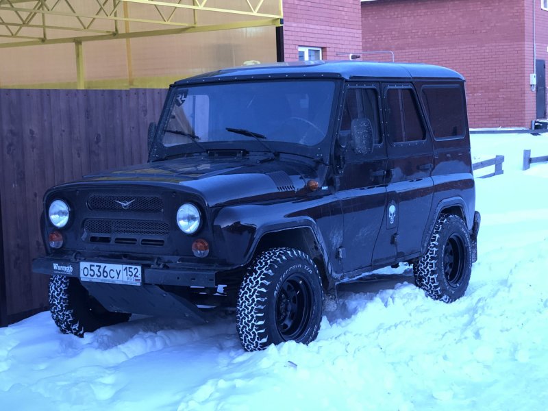 УАЗ Хантер на дисках r20