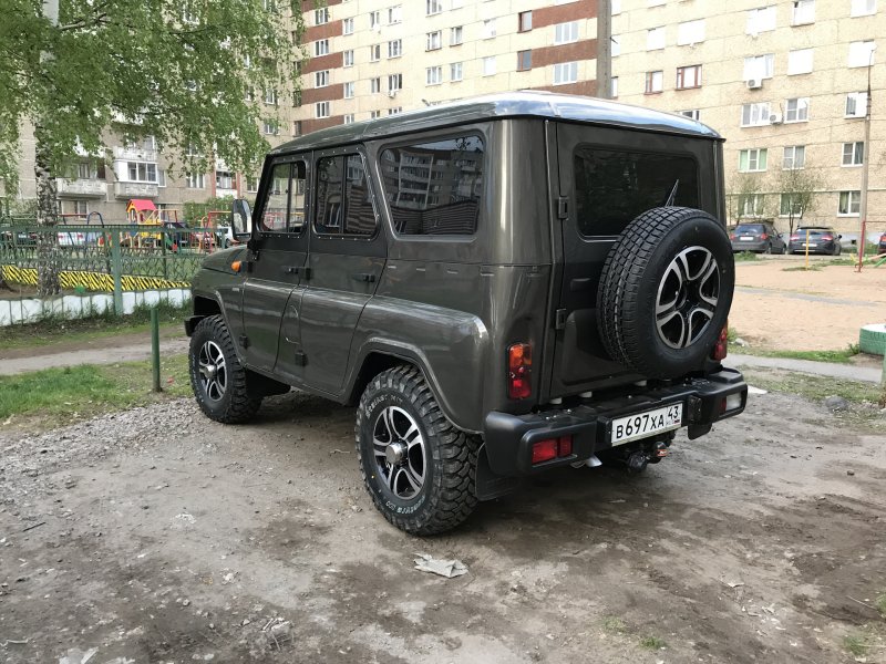 УАЗ Хантер на колесах r18