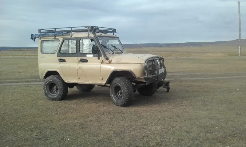 Бездорожник УАЗ Люкс-021