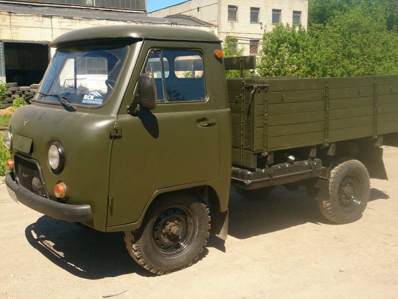 УАЗ грузовой бортовой 330365