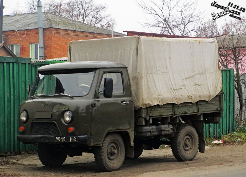 УАЗ 3303 бортовой вид сзади