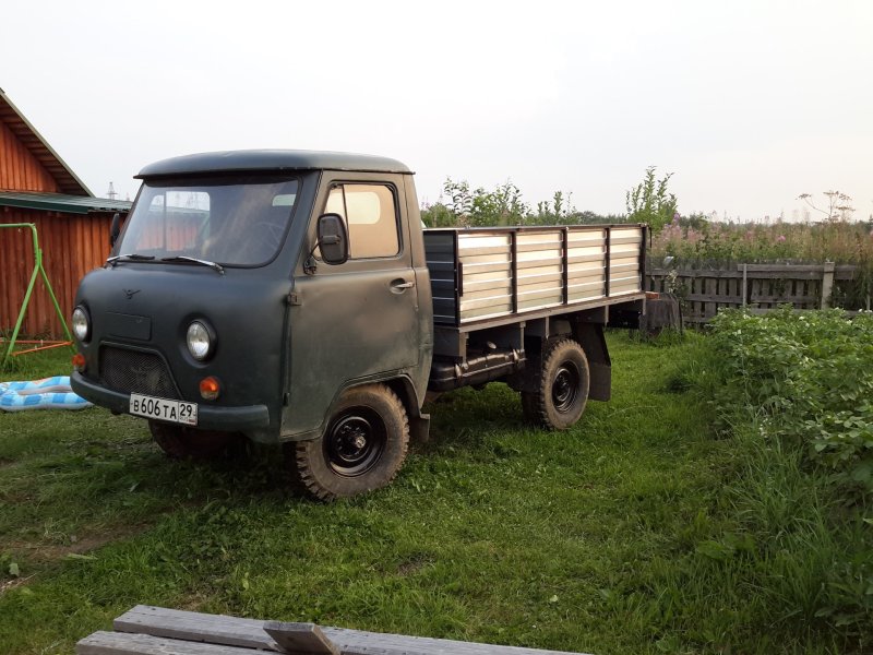 УАЗ 3303 бортовой