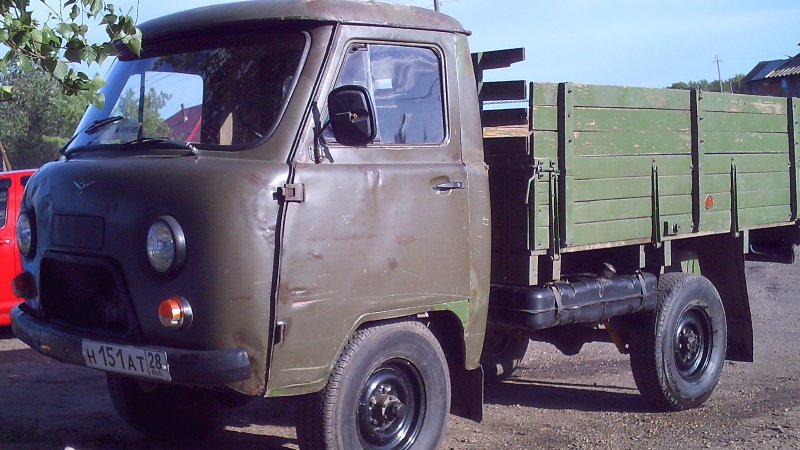 УАЗ бортовой модель 3303