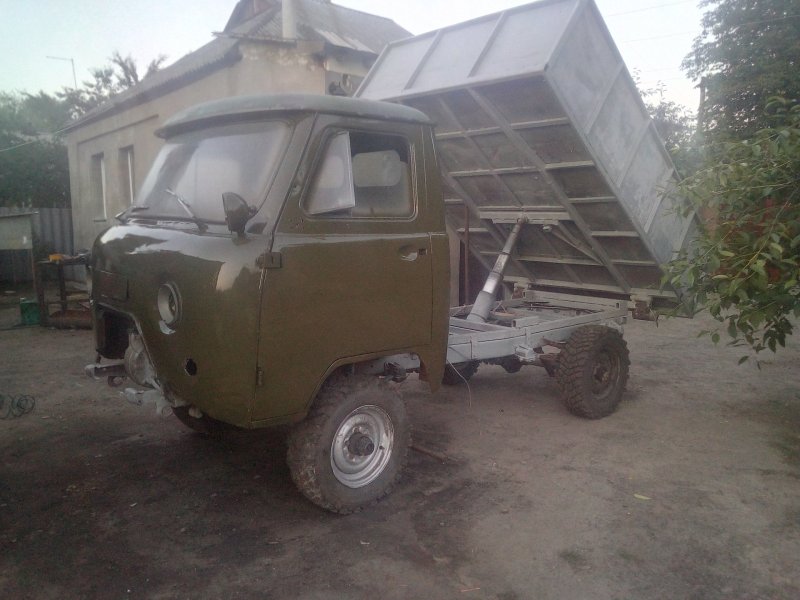 УАЗ 3303 бортовой фермер