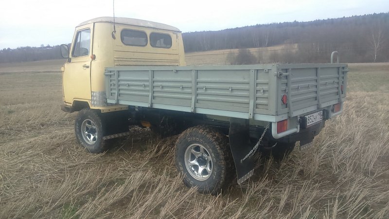 УАЗ 3303 бортовой