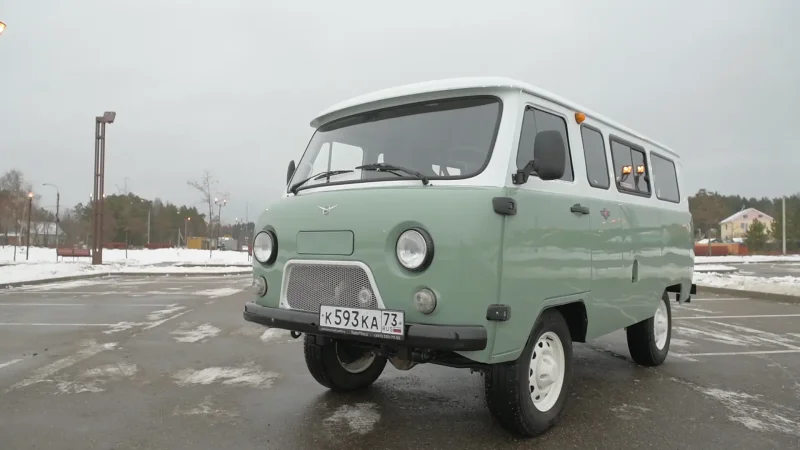УАЗ Буханка белая ночь