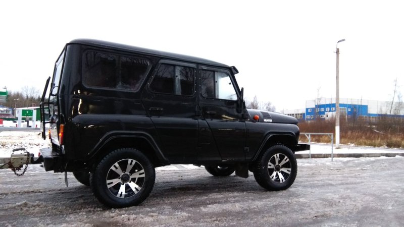 УАЗ 469 на 33 колесах