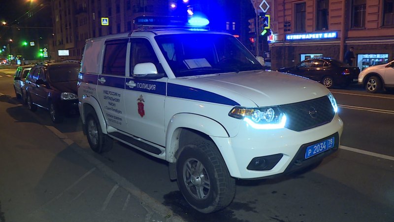 Машина УАЗ Патриот полиция