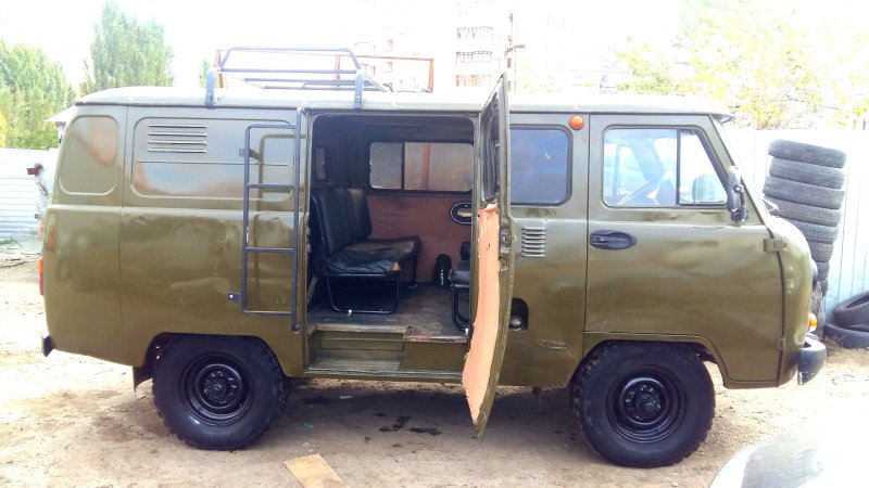 УАЗ-3909 санитарный голубого цвета