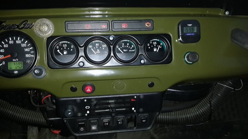 Часы в УАЗ 469