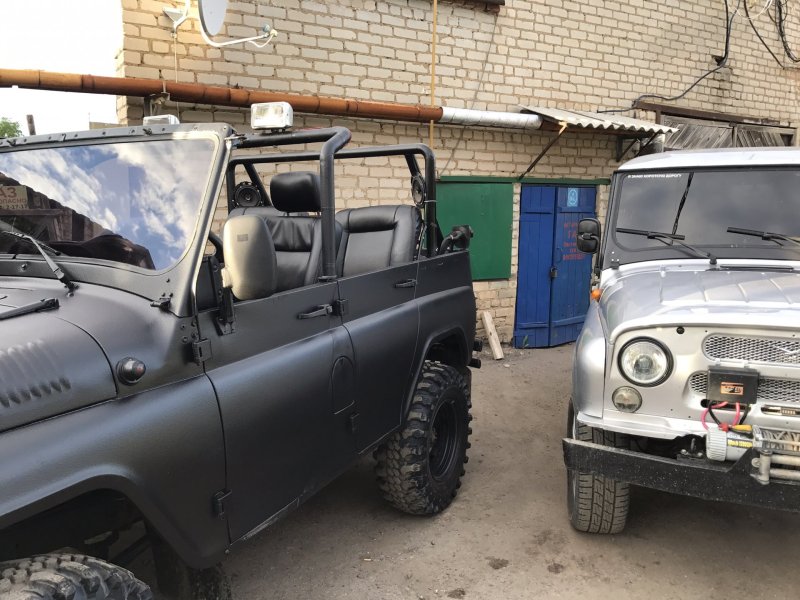 Трехдверный УАЗ 469