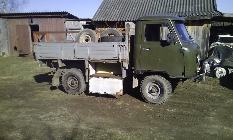 UAZ 3303 бортовой грузовик
