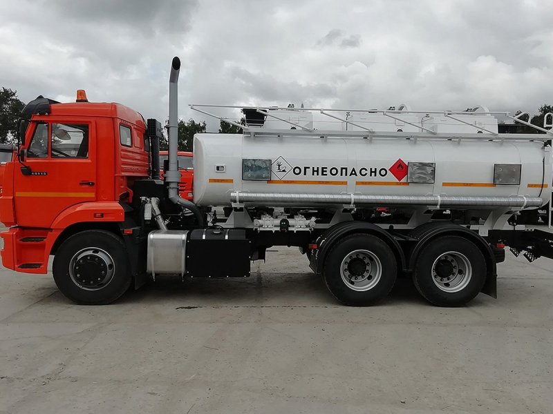 КАМАЗ 65115 бензовоз