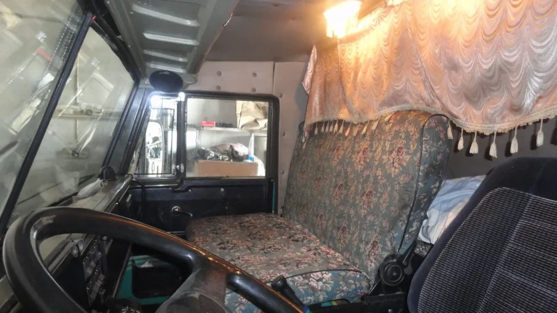 КАМАЗ 65115 салон кабины