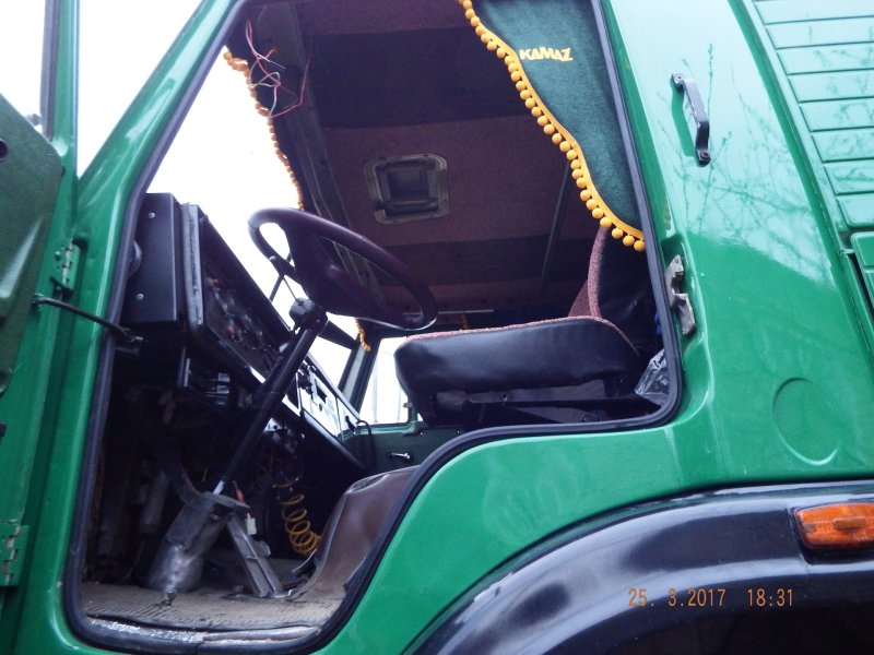 КАМАЗ 65207 салон кабины