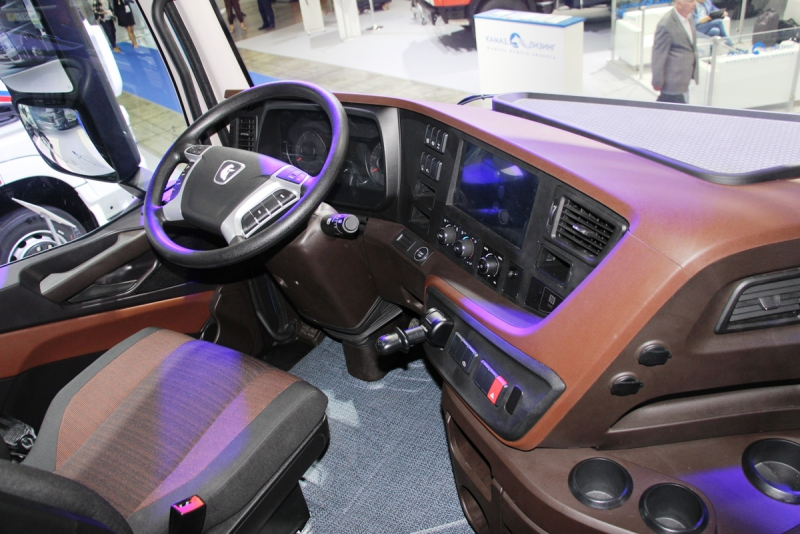 КАМАЗ 65115 салон кабины