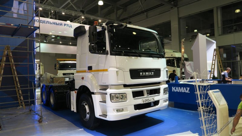 КАМАЗ 65209 седельный тягач
