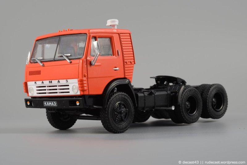 КАМАЗ-6460 седельный тягач