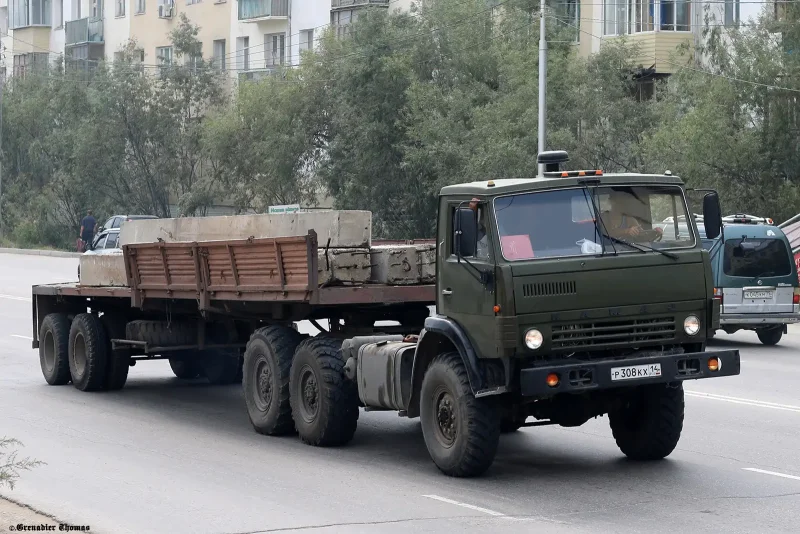 Военный КАМАЗ 43101 площадка