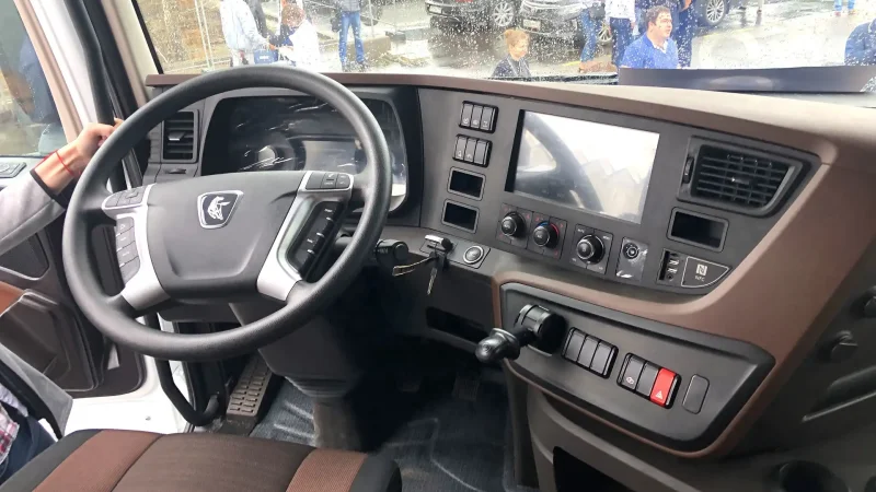 Тягач КАМАЗ-54901