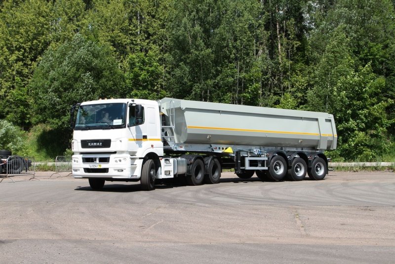 КАМАЗ 65206 С прицепом