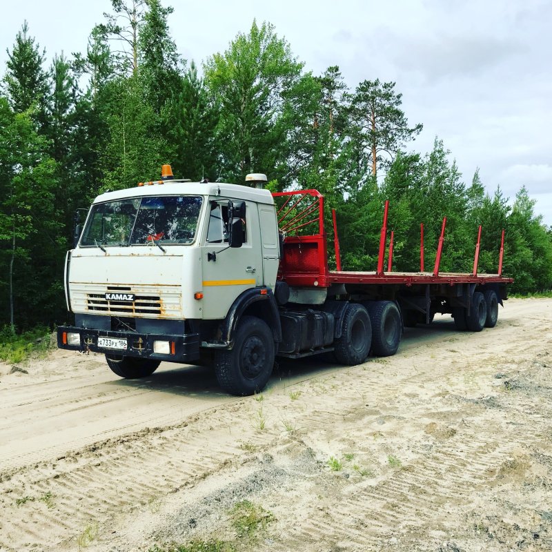 КАМАЗ тягач с полуприцепом