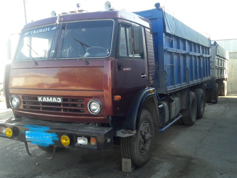 КАМАЗ 5320 серого цвета