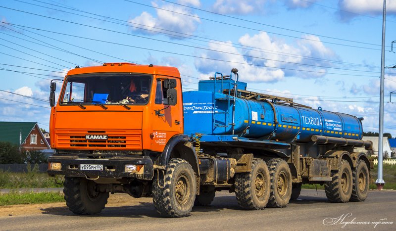 КАМАЗ 43118 бензовоз