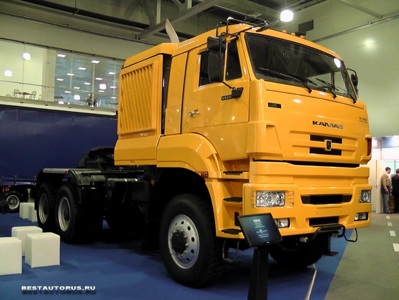 Седельный тягач КАМАЗ-65226 (6х6)