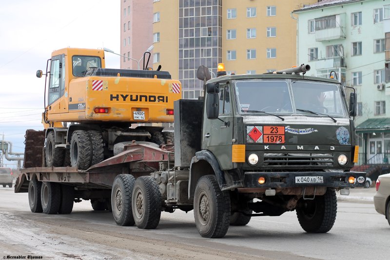 Седельный тягач КАМАЗ 65228
