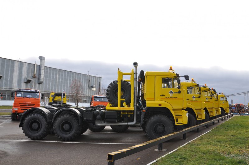 КАМАЗ-65226 седельный тягач 8×8
