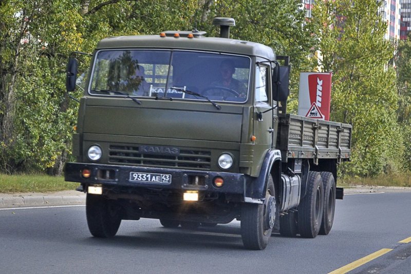КАМАЗ 5320 военный бортовой