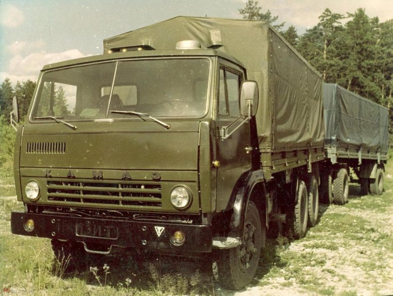 КАМАЗ 5320 военный бортовой