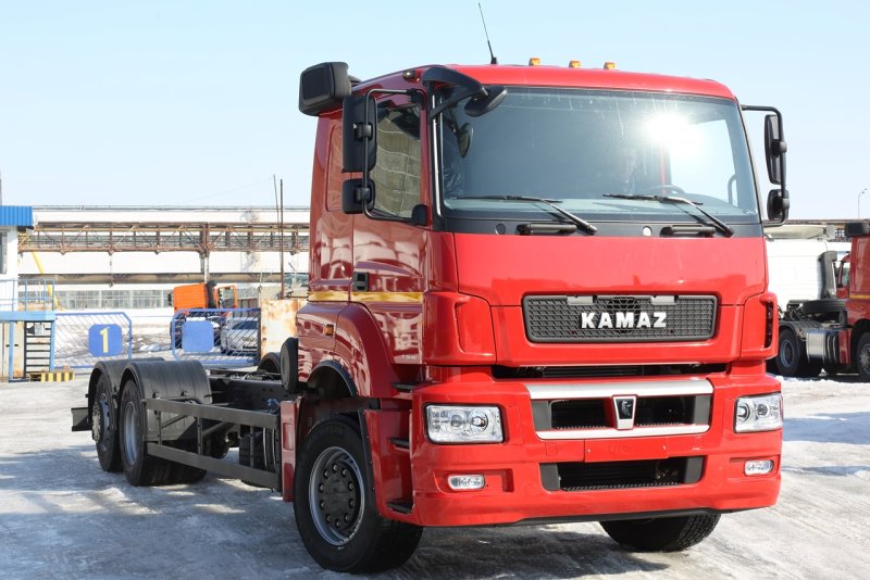 КАМАЗ 65208 седельный тягач