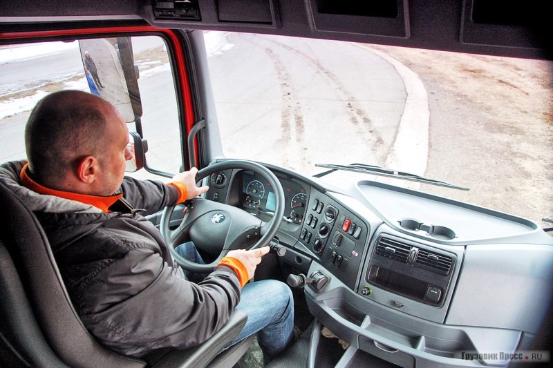 КАМАЗ 65207 автопоезд