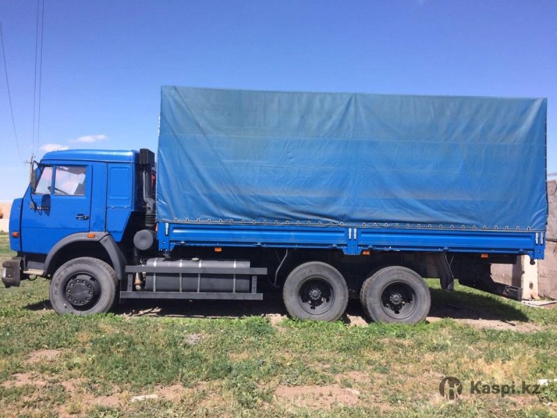 Грузовой КАМАЗ бортовой 53215