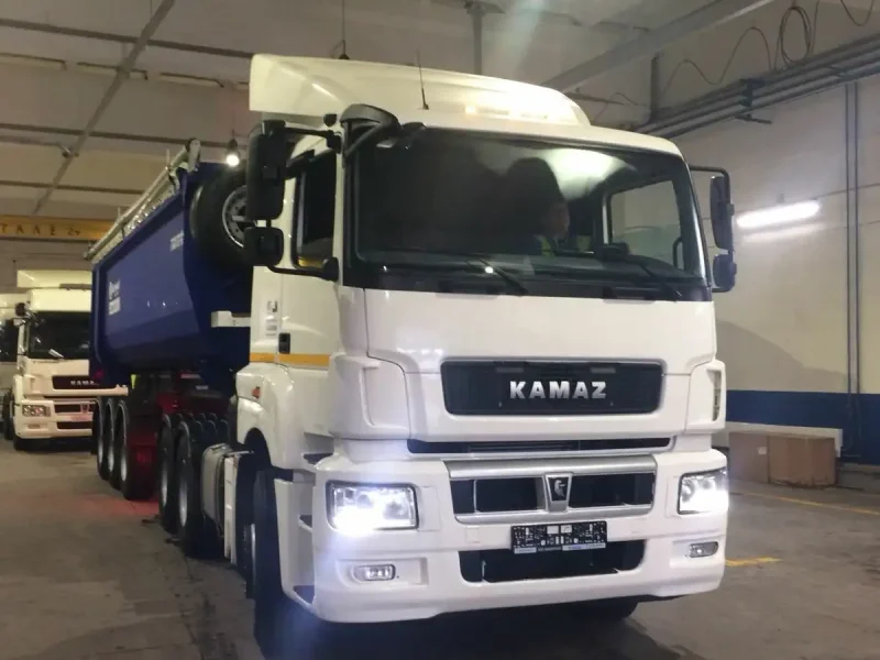 КАМАЗ 65206 самосвал