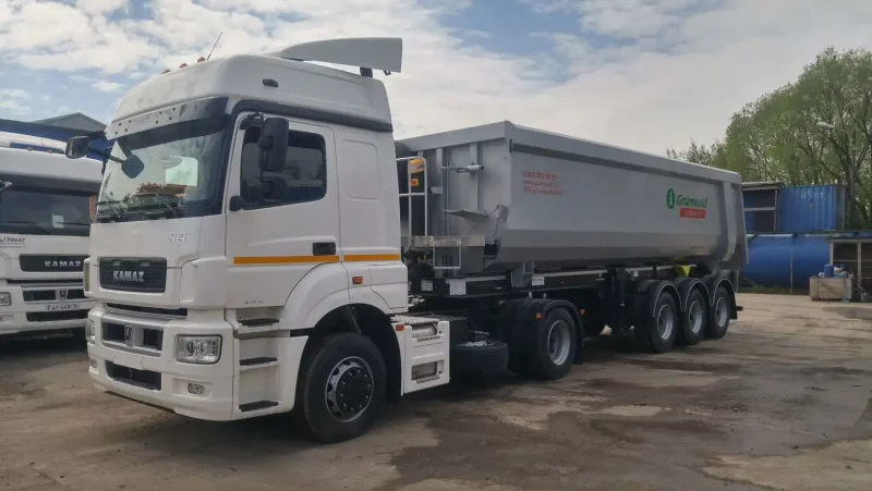 КАМАЗ 5490 С полуприцепом Грюнвальд