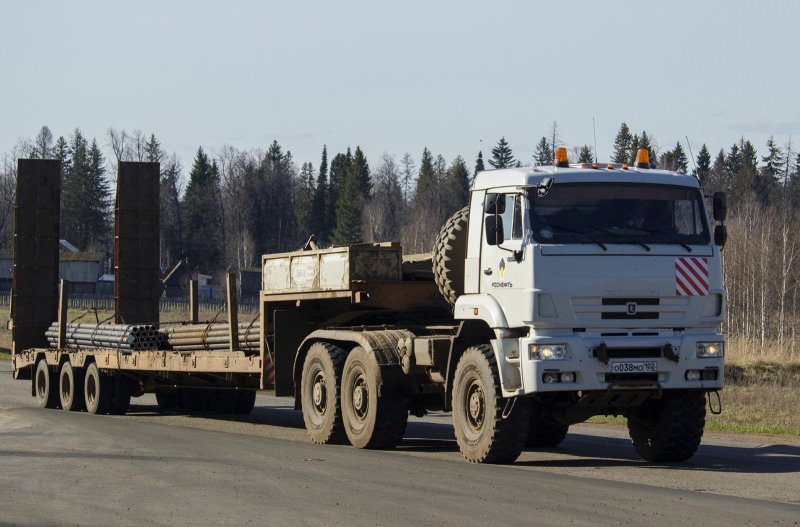КАМАЗ 65221 С тралом