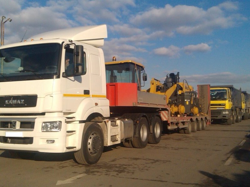 КАМАЗ 65206 С тралом