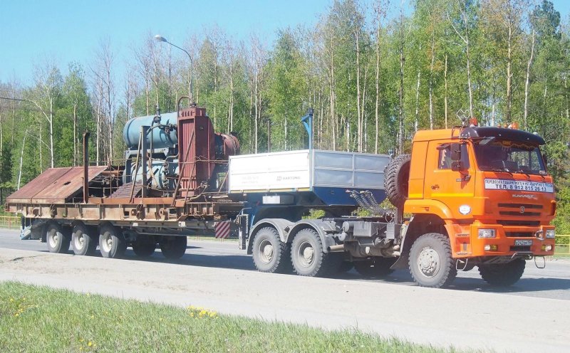 КАМАЗ 65225 С тралом