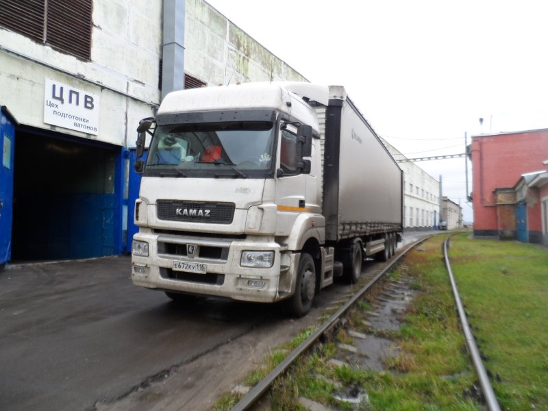 КАМАЗ 5490 Neo с фурой