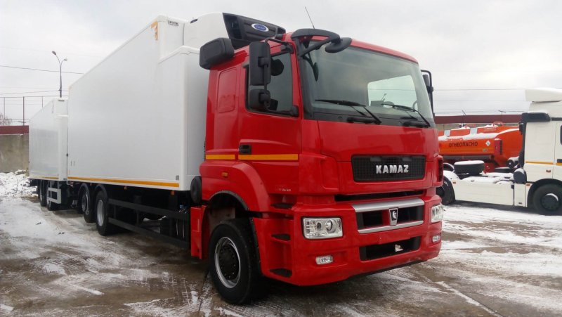 Тягач КАМАЗ 65208