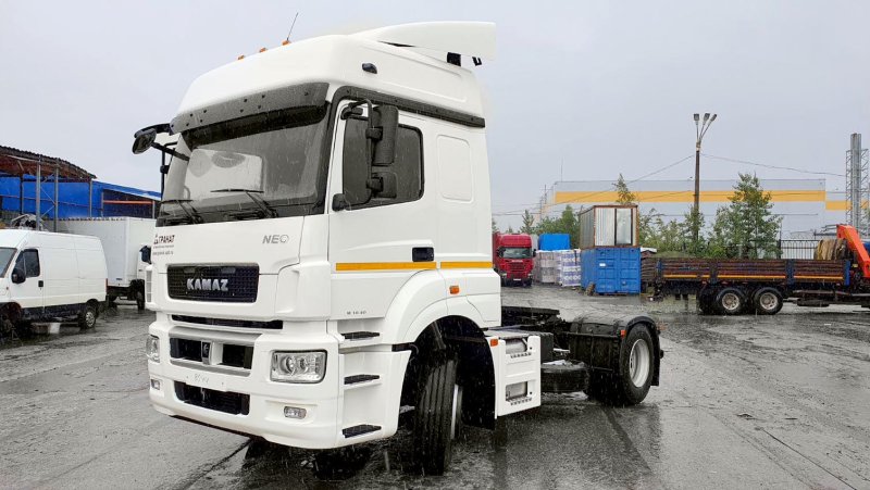 КАМАЗ 4308 белый